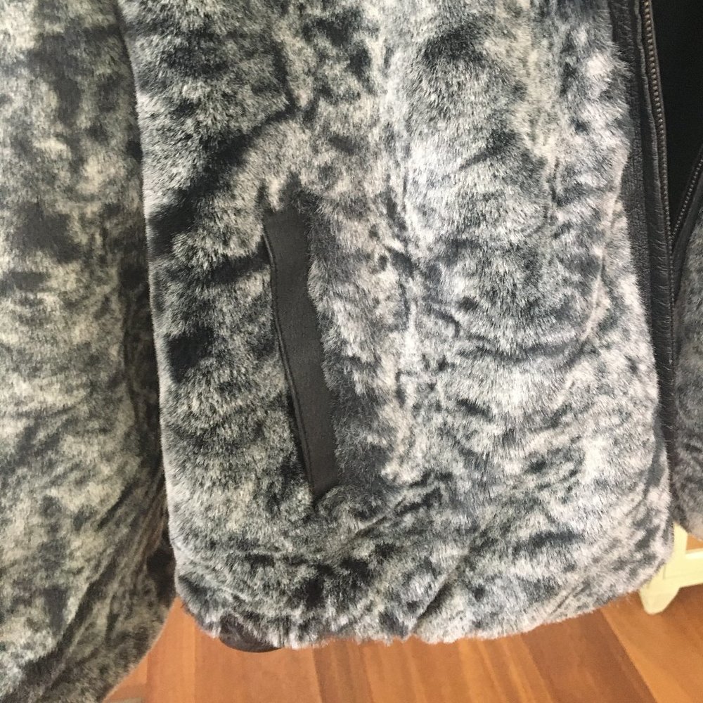 Reversible Parka - Picture 4 of 9